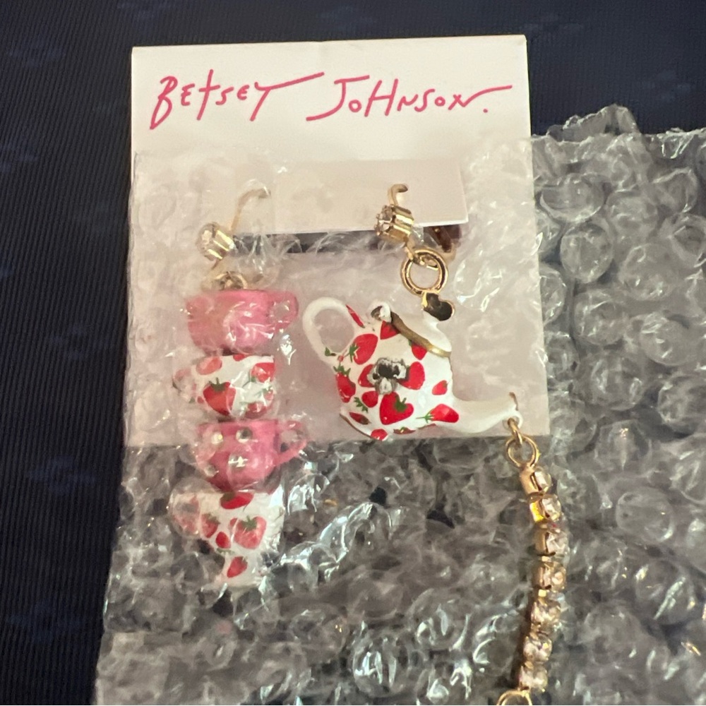 Betsey Johnson Womens Tea Party Mismatched Earrings Pink One Size - Picture 2 of 7